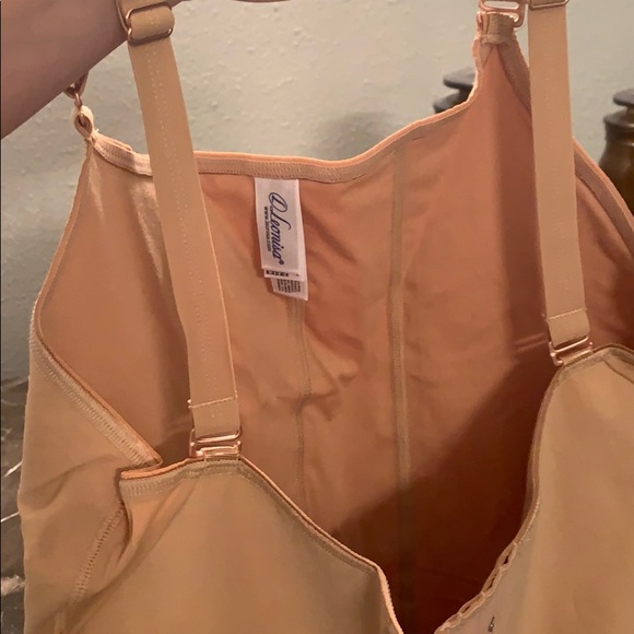 Waist taken in xxs or size 24 at smallest hook. - Picture 3 of 4